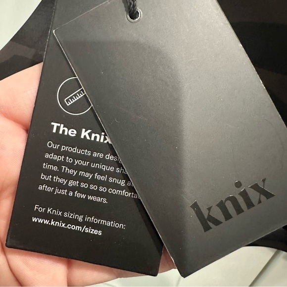 KNIX Catalyst Sports Bra High Impact NEW Size 8 (40D - 40E) Zebra print Black - Picture 7 of 12